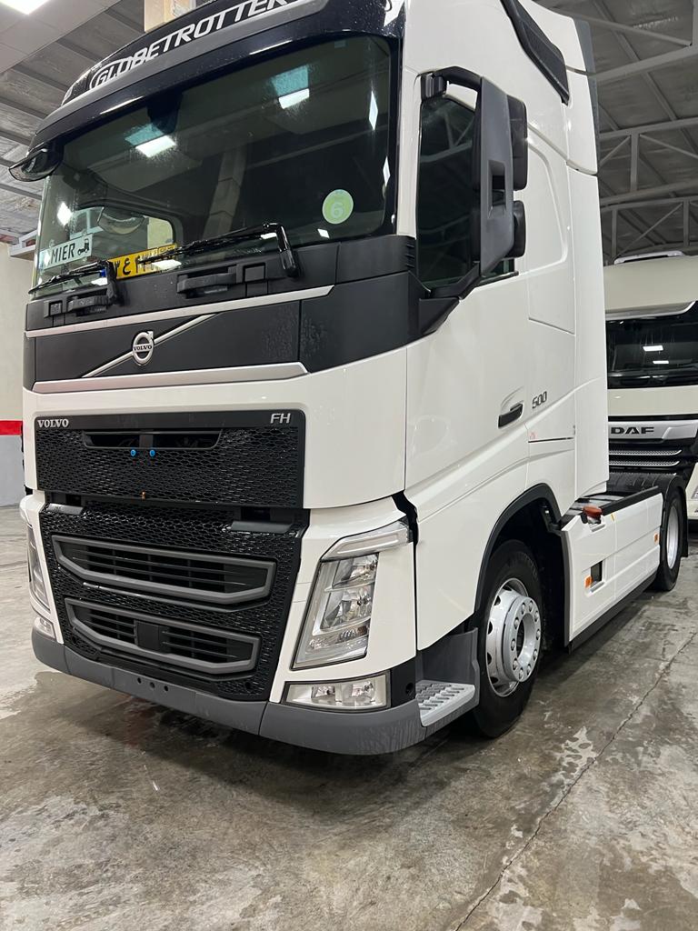 خدمات نمایشگاه کامیون هفتکل احمدی و موسوی